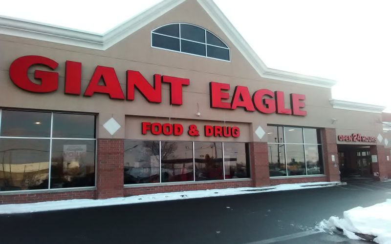 Is Giant Eagle Open on Mother's Day