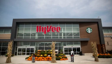 Is Hy-Vee Open on Mother's Day
