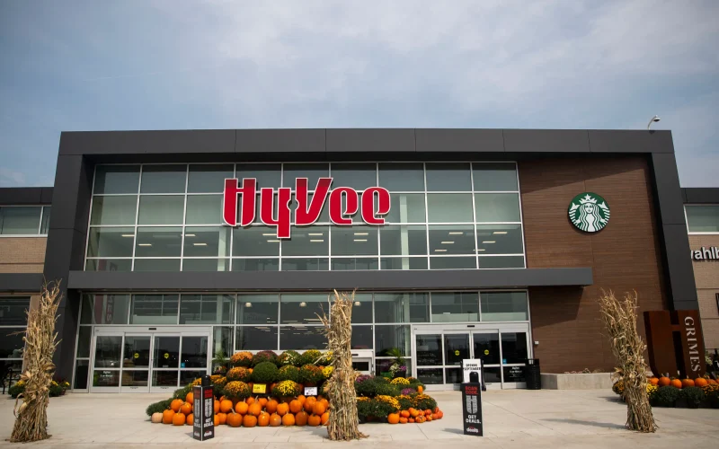 Is Hy-Vee Open on Mother's Day