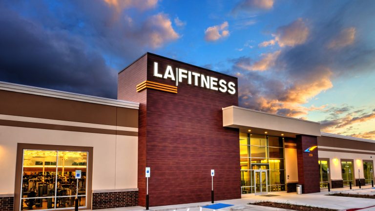 Is LA Fitness Open on Mother's Day