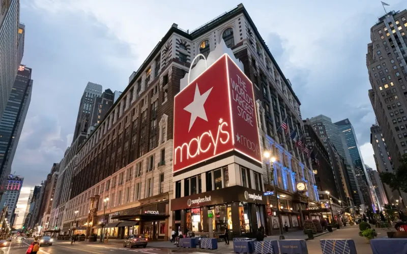 Is Macy's Open on Mother's Day