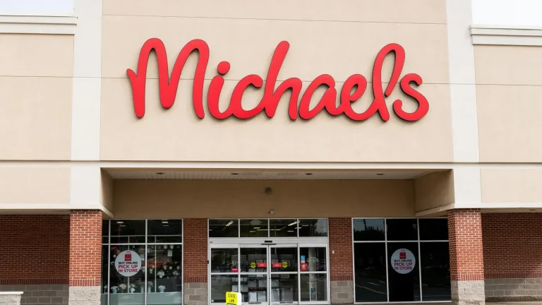 Is Michaels Open on Mother's Day