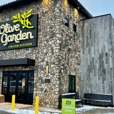 Is Olive Garden Open on Mother's Day