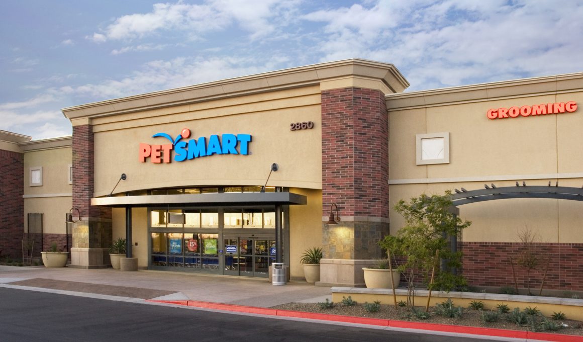 Is PetSmart Open on Mother's Day