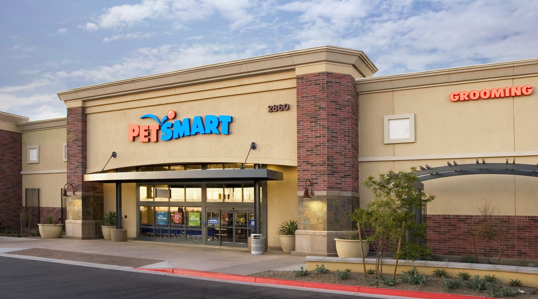 Is PetSmart Open on Mother's Day
