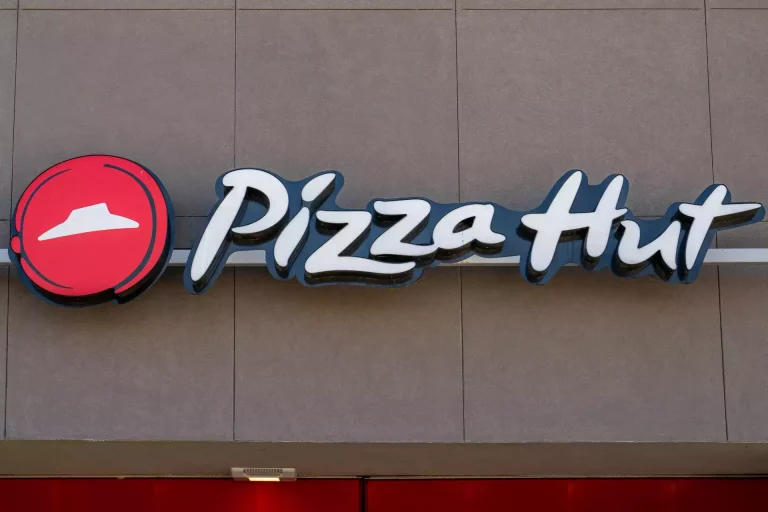 Is Pizza Hut Open on Mother's Day