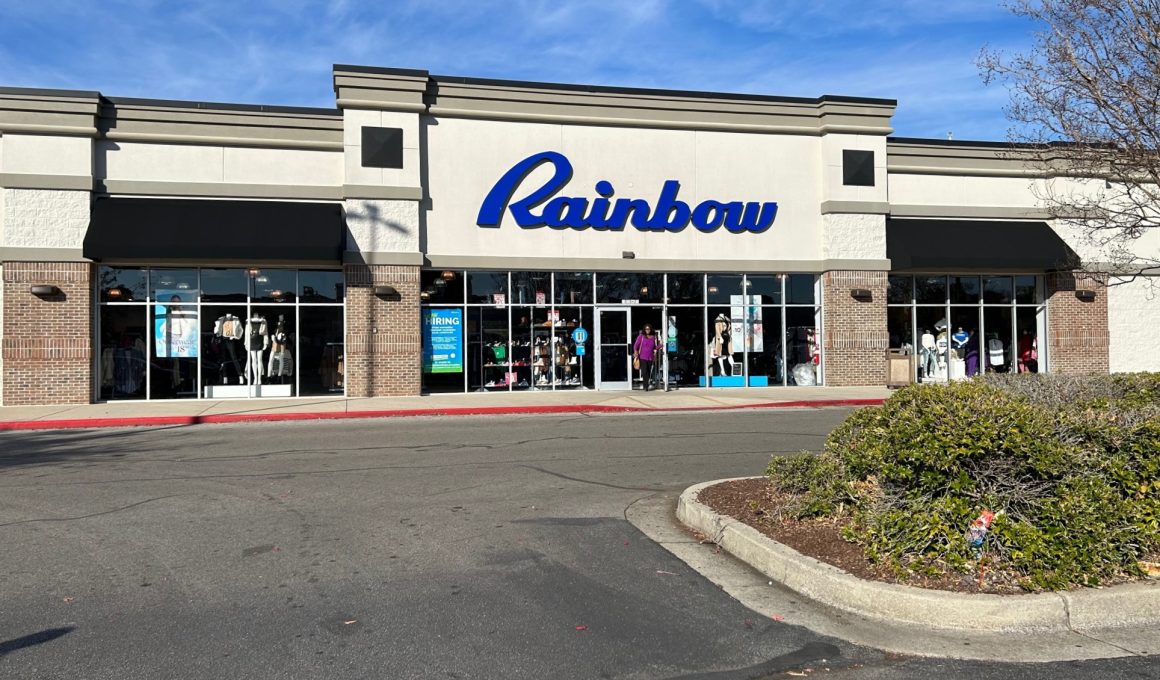 Is Rainbow Shops Open on Memorial Day