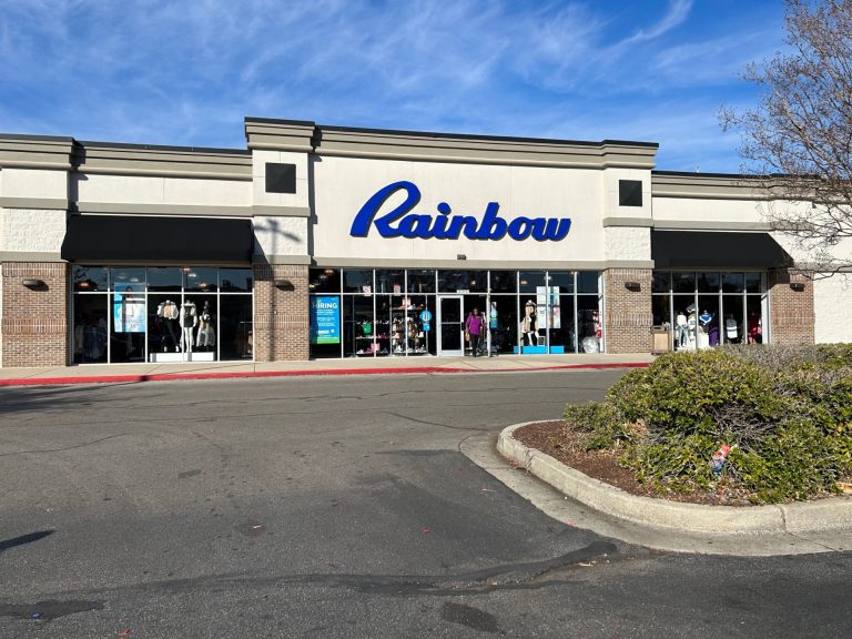 Is Rainbow Shops Open on Memorial Day