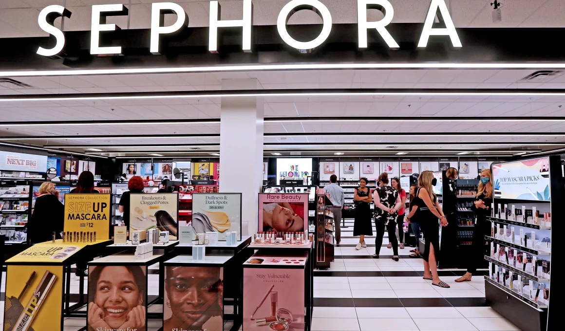 Is Sephora Open on Mother's Day?