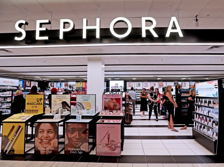 Is Sephora Open on Mother's Day?