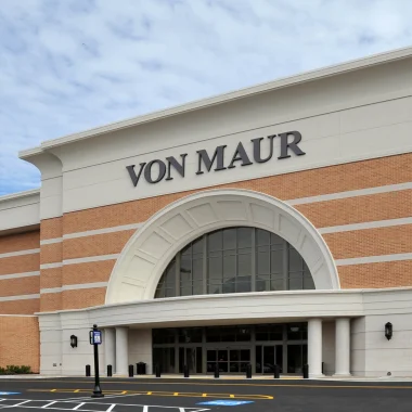 Is Von Maur Open on Mother's Day