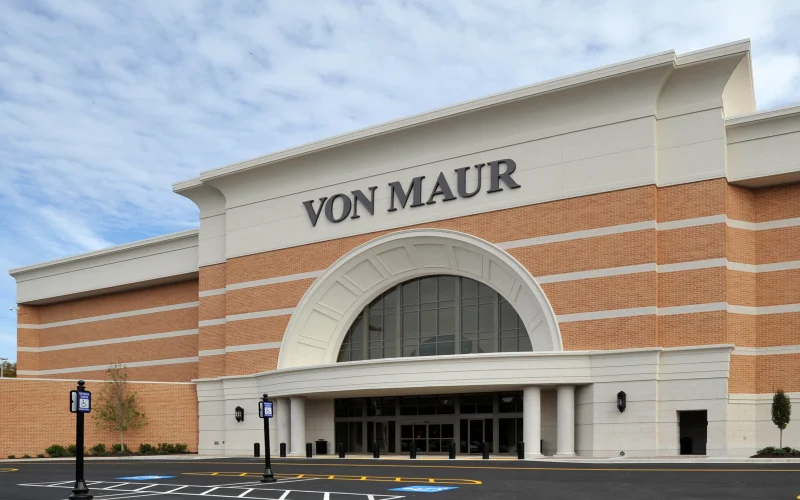 Is Von Maur Open on Mother's Day