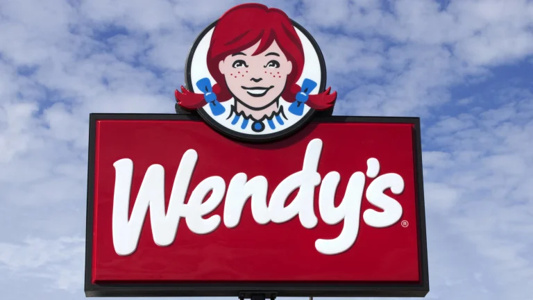 Is Wendy's Open on Mother's Day