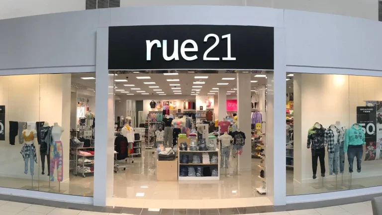 Is rue21 Open on Father's Day