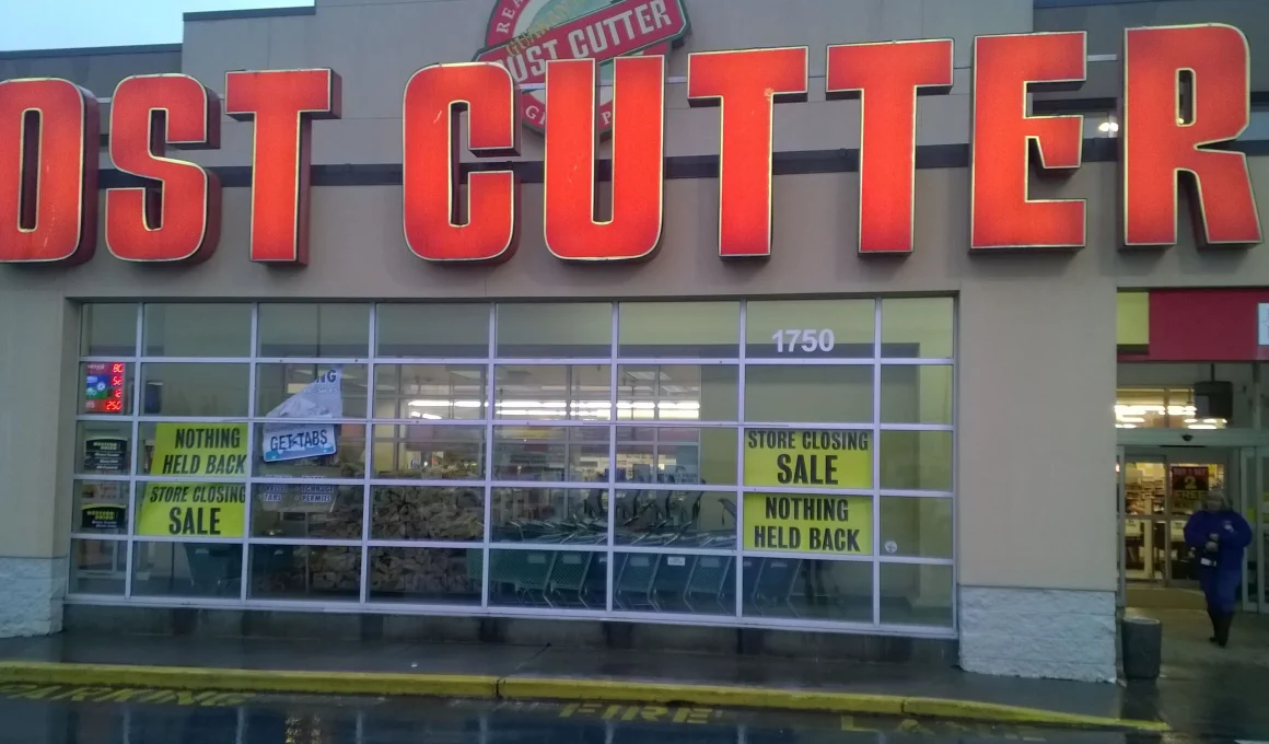 Is Cost Cutters Open on Memorial Day?