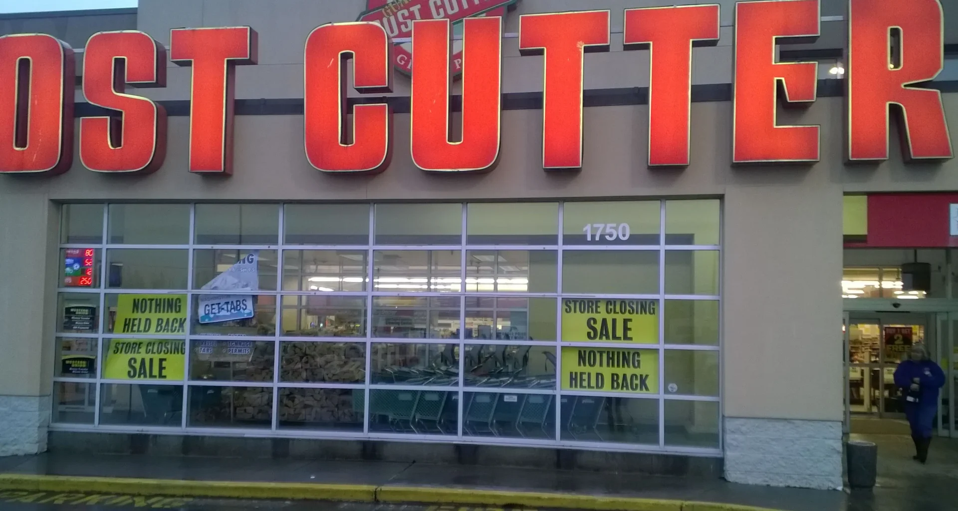 Is Cost Cutters Open on Memorial Day?