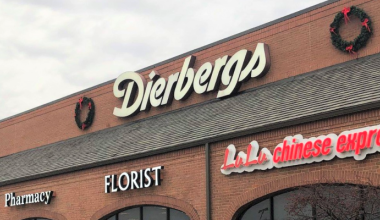 Is Dierbergs Open on Memorial Day?