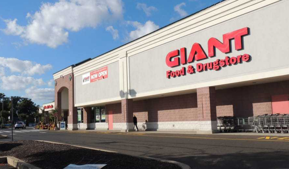 Is Giant Food Store Open on Memorial Day?