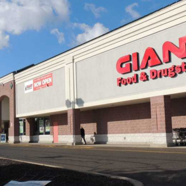 Is Giant Food Store Open on Memorial Day?