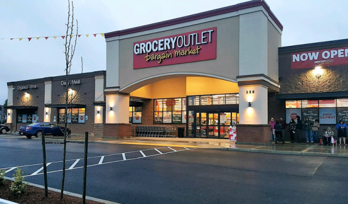 Is Grocery Outlet Open on Memorial Day?