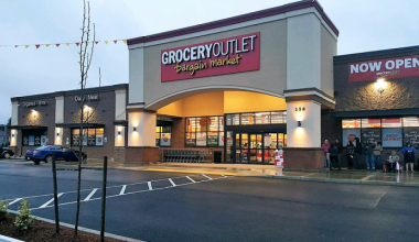 Is Grocery Outlet Open on Memorial Day?