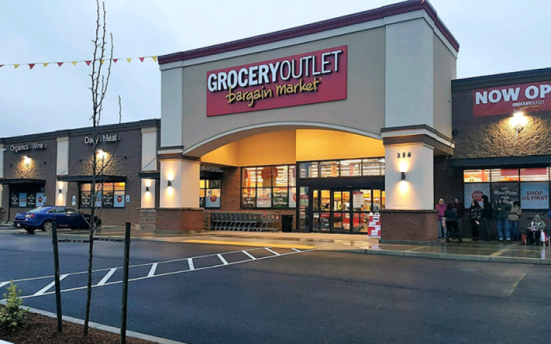 Is Grocery Outlet Open on Memorial Day?