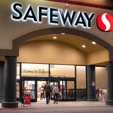 Is Safeway Open on Memorial Day