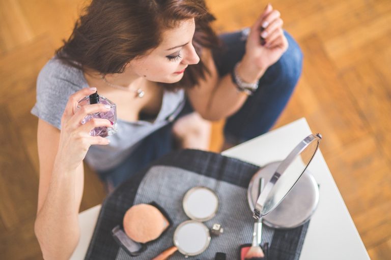 Best Mother's Day Perfumes for Your Mom, Wife or Daugther