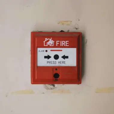 Difference Between A Smoke Detector And A Fire Alarm