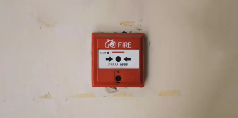 Difference Between A Smoke Detector And A Fire Alarm