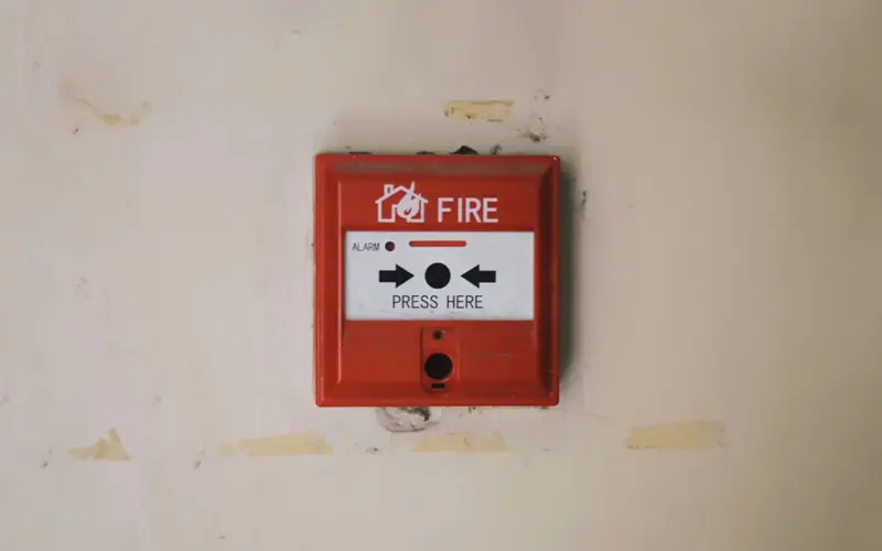 Difference Between A Smoke Detector And A Fire Alarm