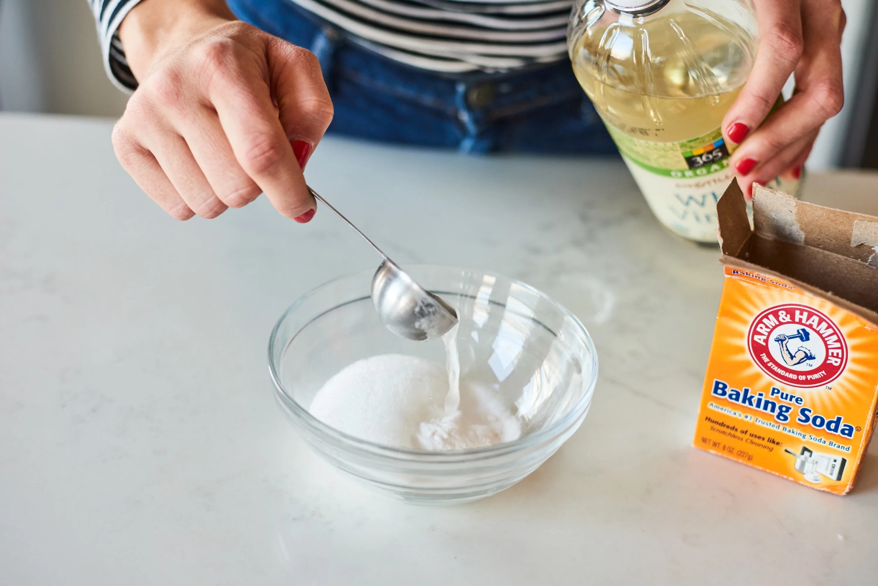 vinegar baking soda