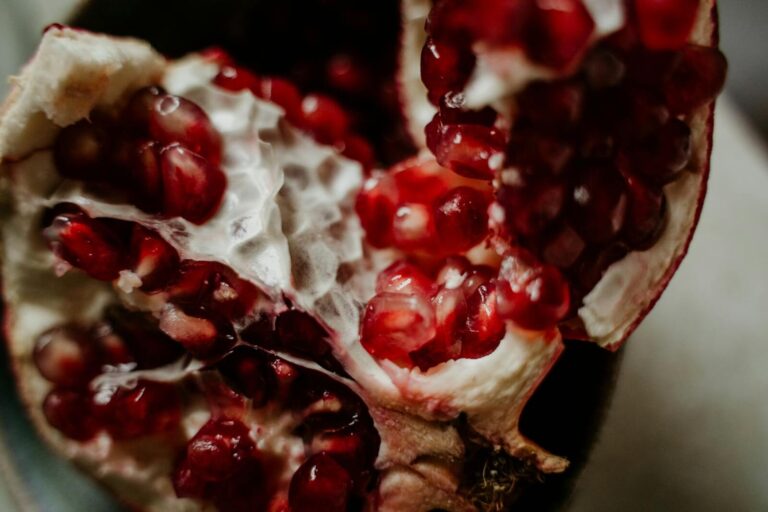 Can You Eat Pomegranate While Pregnant