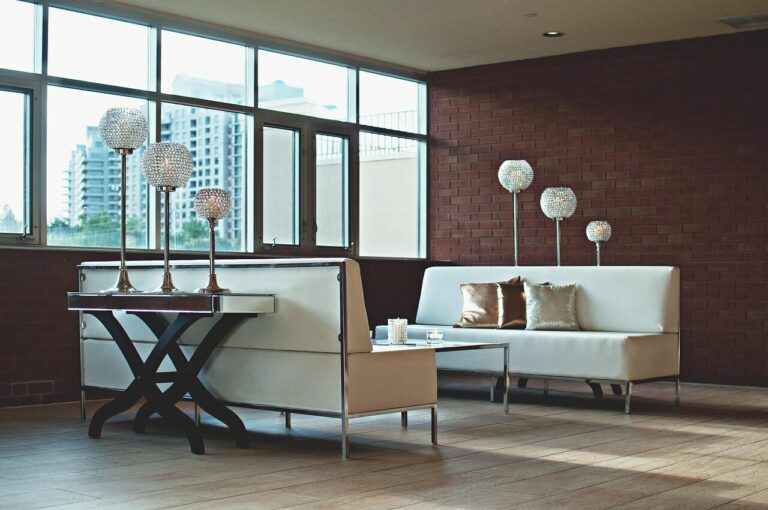 how much does an apartment cost in california