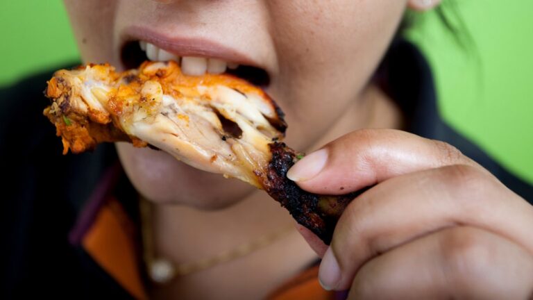can you freeze 3 day old cooked chicken