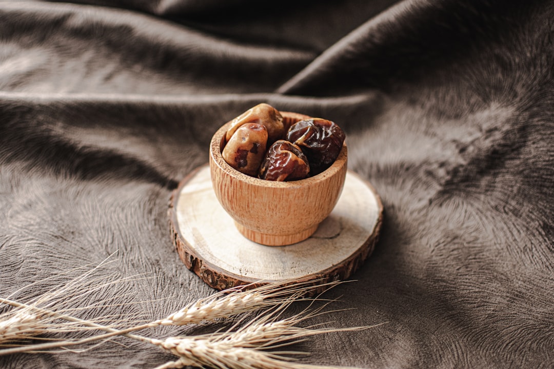 can you freeze whole pitted dates
