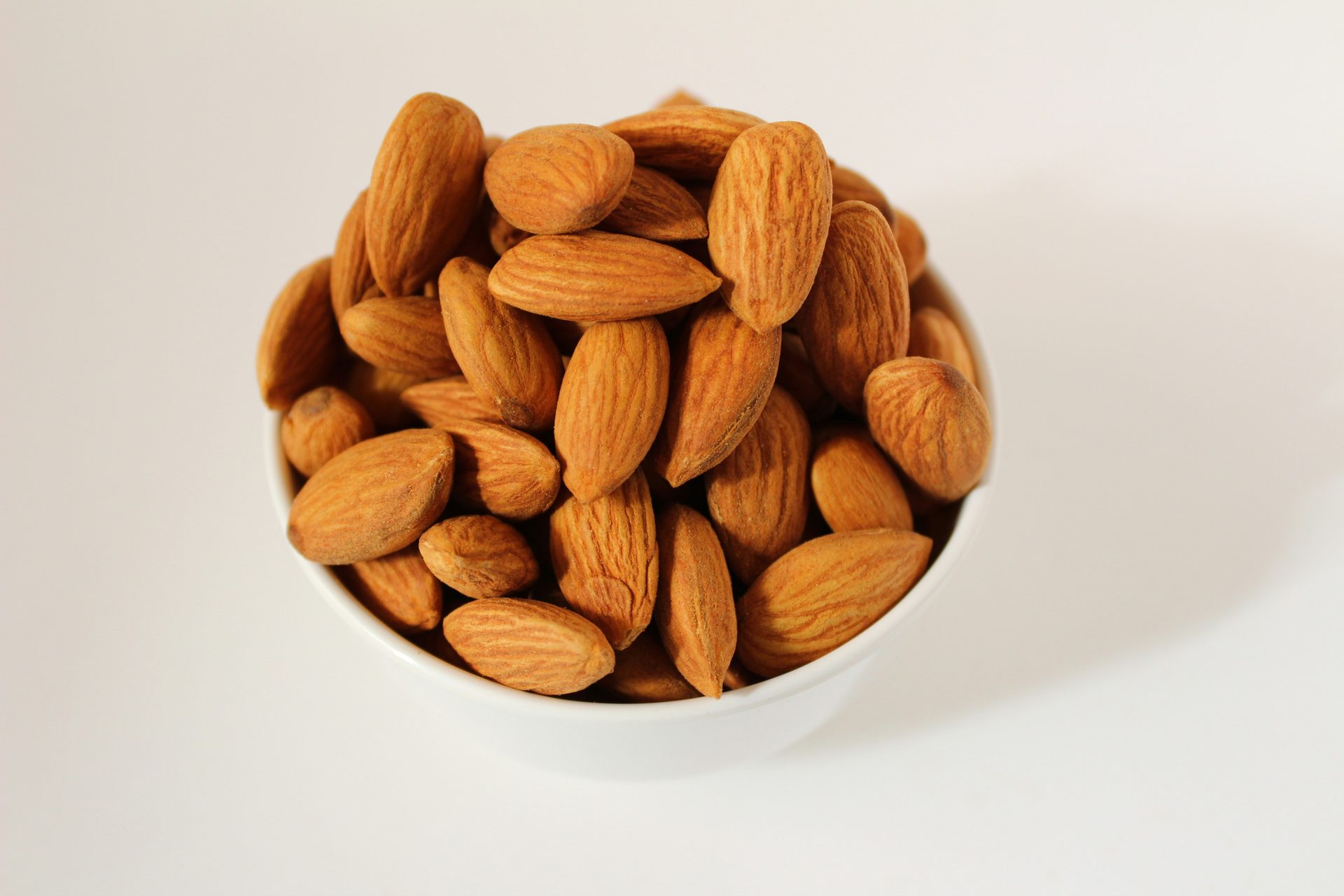 can you freeze almonds