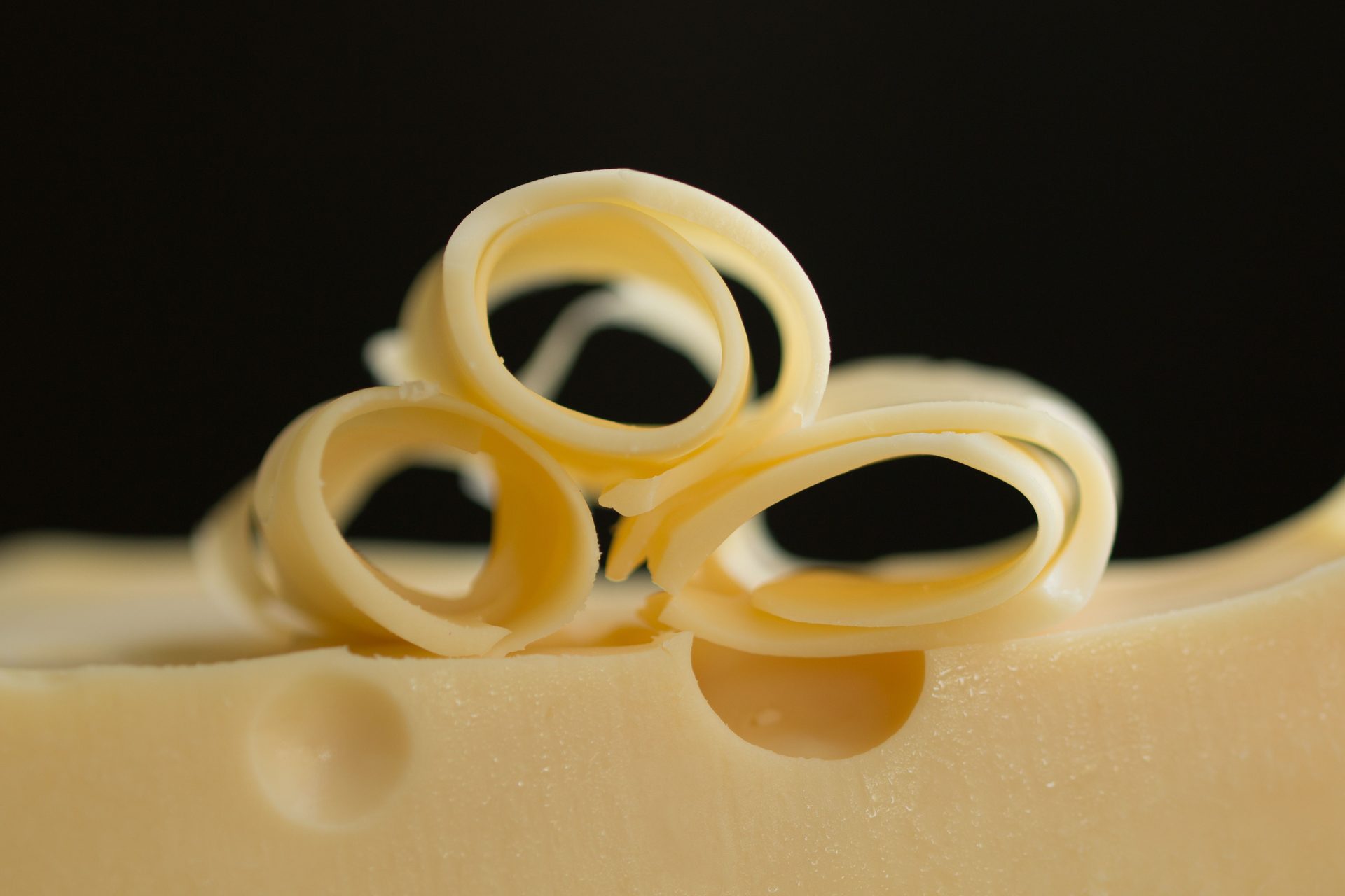 can you freeze swiss cheese